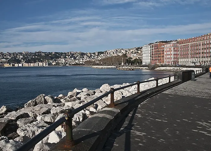 La Piazza Al Vomero