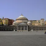 Apartamento La Piazza Al Vomero